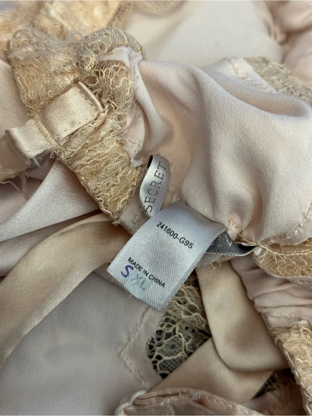 Victorias Secret silky champagne